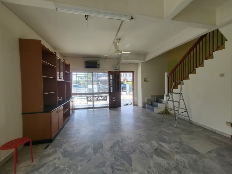 Terraced House for Rent in Usj 13 (Subang Jaya) - Mohd Shafik - Living Room - PropertyGuru.com.my