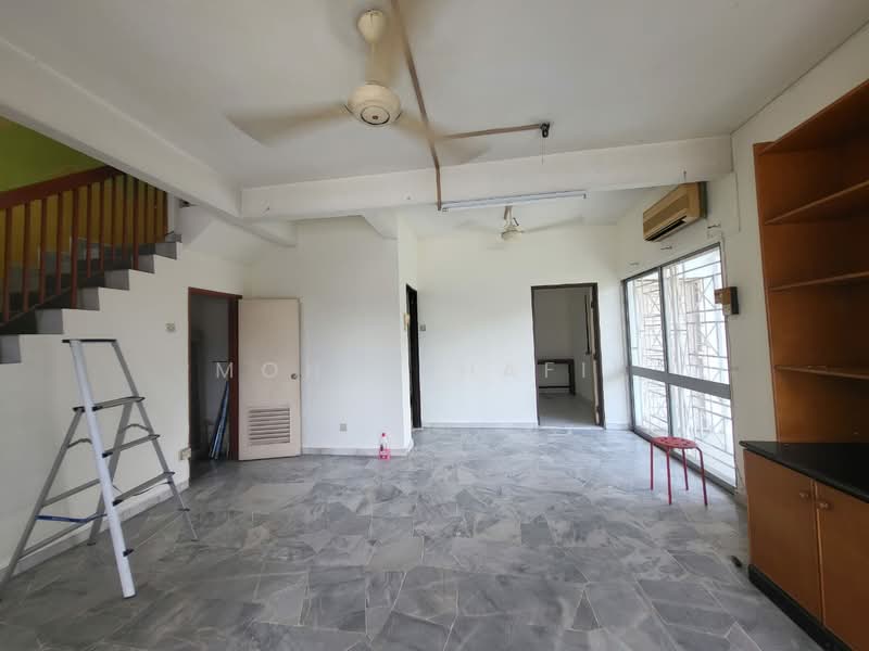 Terraced House for Rent in Usj 13 (Subang Jaya) - Mohd Shafik - Living Room - PropertyGuru.com.my