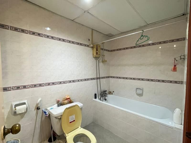 Kondominium untuk Disewa di Twin Towers - Alex Lim - Bathroom - PropertyGuru.com.my