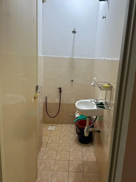 Pangsapuri untuk Dijual di Taman Tun Hussein Onn - Leesa Cheah - Bathroom - PropertyGuru.com.my