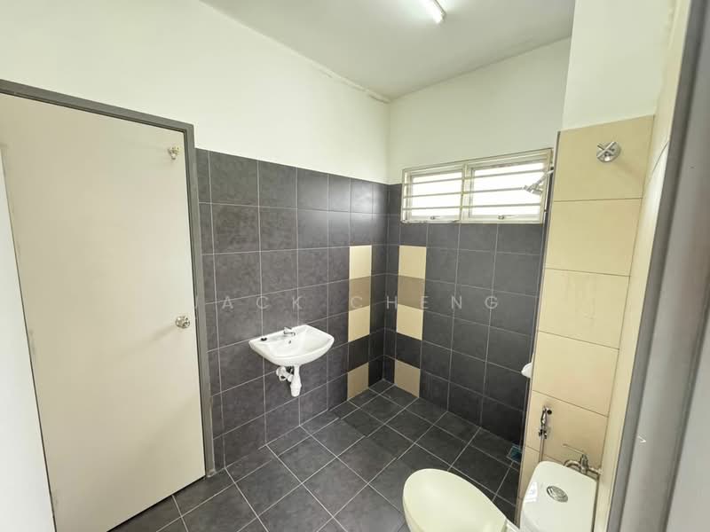 2-storey Terraced House for Sale in Bandar Tasik Puteri (Rawang) - Jack Cheng - Bathroom - PropertyGuru.com.my