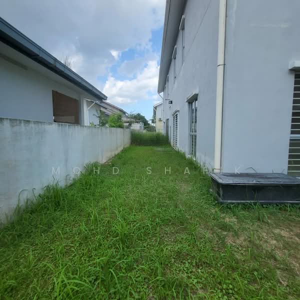 Semi-Detached House for Sale in Sepang (Selangor) - Mohd Shafik - Exterior - PropertyGuru.com.my