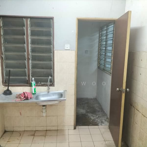 Flat for Rent at Flat PKNS Section 7 - Abby Woo - Interior - PropertyGuru.com.my