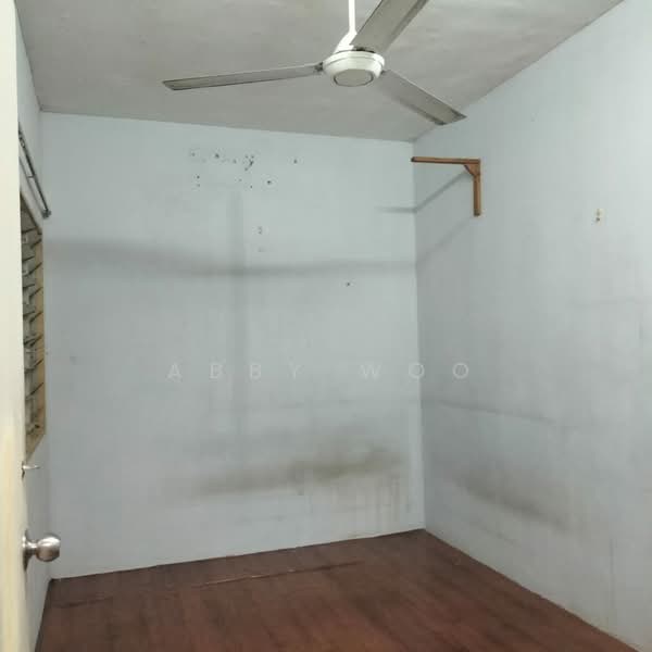 Flat for Rent at Flat PKNS Section 7 - Abby Woo - Interior - PropertyGuru.com.my