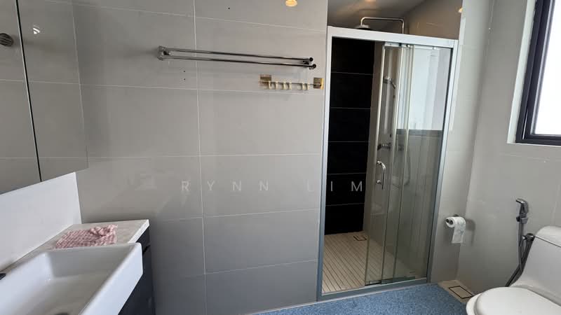 Condominium for Rent at Bay Laurel @ Country Garden Danga Bay - Rynn Lim - Bathroom - PropertyGuru.com.my