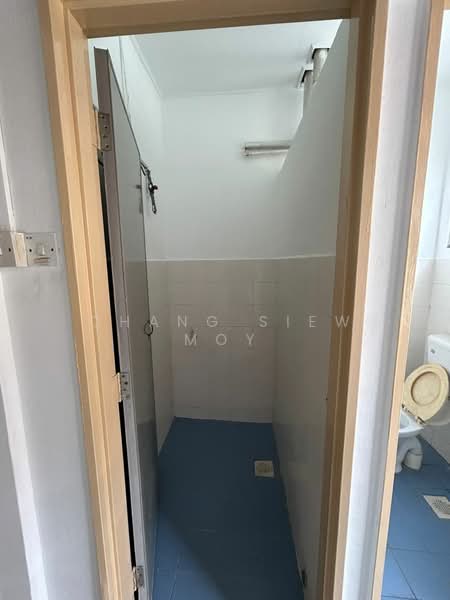 Apartment for Sale at Pangsapuri Cempaka - Chang Siew Moy - Bathroom - PropertyGuru.com.my