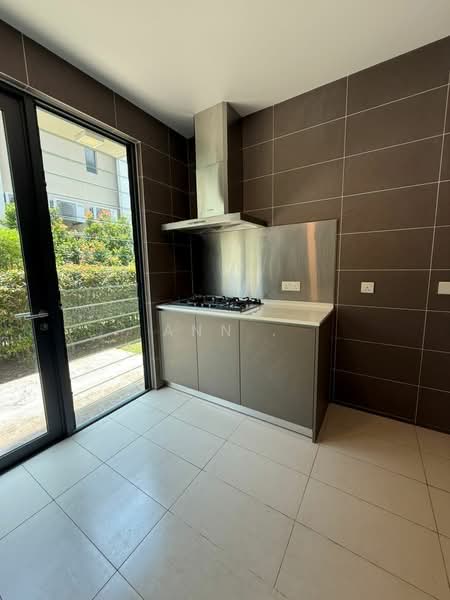 Rumah Berkembar untuk Dijual di Leisure Farm (Gelang Patah) - Ann . - Kitchen - PropertyGuru.com.my