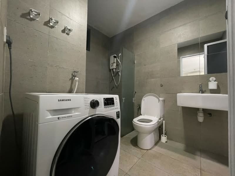 Servis Apartment untuk Disewa di Kenwingston Square Garden - Lok Teh - Bathroom - PropertyGuru.com.my