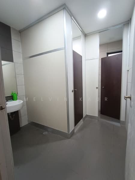 Warehouse for Rent in Balakong (Selangor) - Melvin Kaur - Bathroom - PropertyGuru.com.my