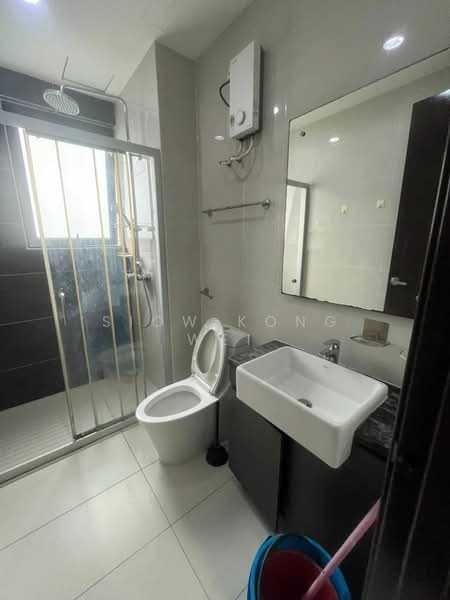 Kondominium untuk Disewa di Bay Point @ Country Garden Danga Bay - Siow Kong Wei - Bathroom - PropertyGuru.com.my