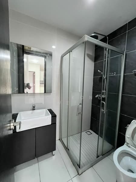 Condominium for Rent at Bay Point @ Country Garden Danga Bay - Siow Kong Wei - Bathroom - PropertyGuru.com.my