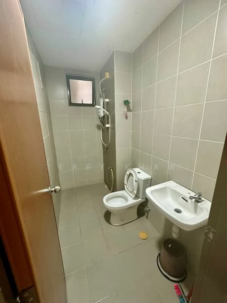 Servis Apartment untuk Disewa di Suria Putra - Terry Khaw - Bathroom - PropertyGuru.com.my
