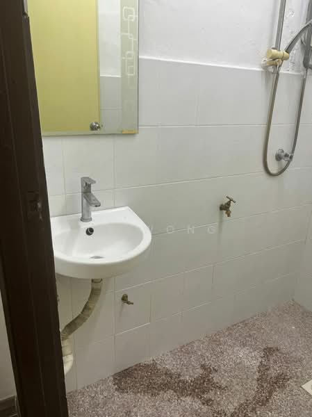 Flat for Sale at Sentul Utama Flat - CK Wong - Bathroom - PropertyGuru.com.my