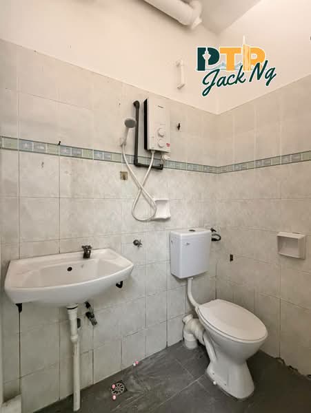 Apartment for Sale at Taman Bagan Lalang Apartment - Jack Ng - Bathroom - PropertyGuru.com.my