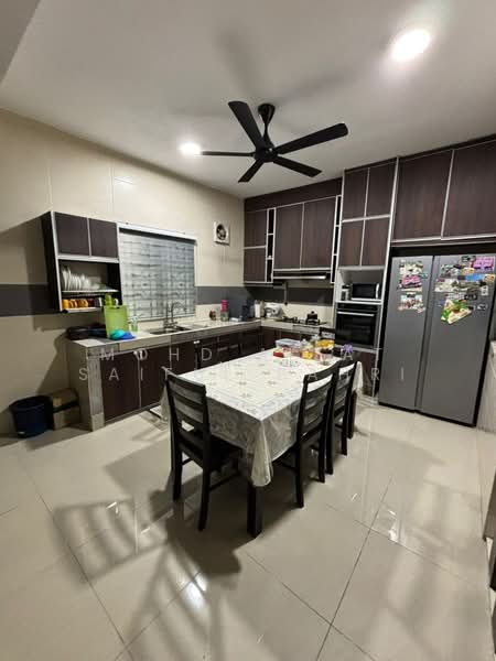 Semi-Detached House for Sale in Taman Meru Harapan (Kapar) - Mohd Aizat Saiful Bahri - Kitchen - PropertyGuru.com.my