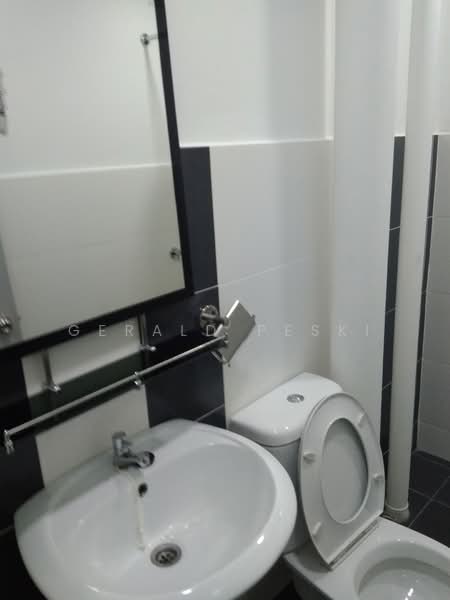 Apartment for Sale at Pinang Laguna - Gerald Peski - Bathroom - PropertyGuru.com.my
