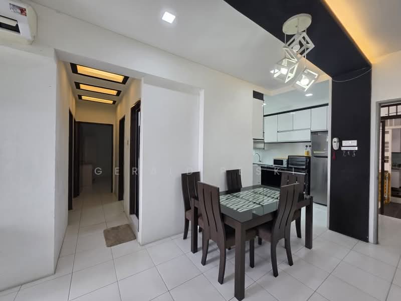 Apartment for Sale at Pinang Laguna - Gerald Peski - Corridor - PropertyGuru.com.my