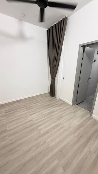Condominium for Rent at Sanderling Lakefront - Sarah . - PropertyGuru.com.my
