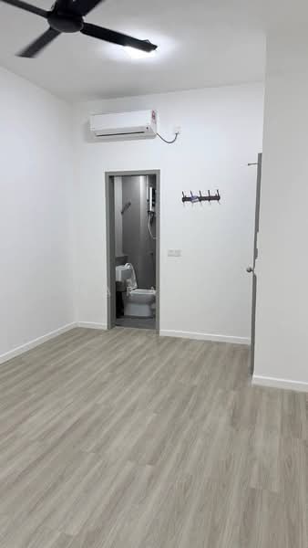 Condominium for Rent at Sanderling Lakefront - Sarah . - PropertyGuru.com.my