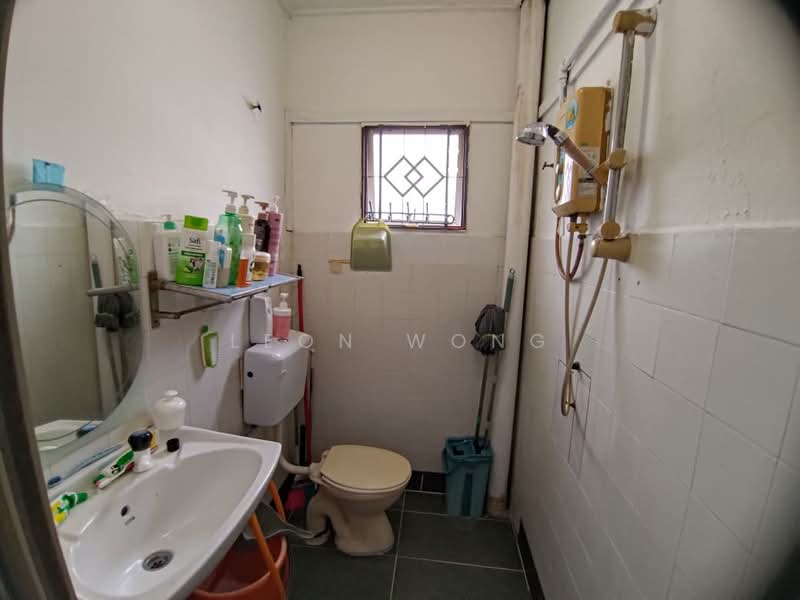 2-storey Terraced House for Sale in Taman Bukit Rawang Jaya (Rawang) - Leon Wong - Bathroom - PropertyGuru.com.my