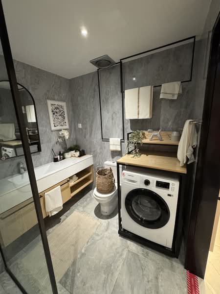 Servis Apartment untuk Dijual di R Suites Chancery Residences - Ryan Lim - Bathroom - PropertyGuru.com.my