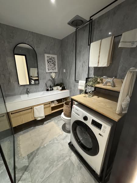 Servis Apartment untuk Dijual di R Suites Chancery Residences - Ryan Lim - Bathroom - PropertyGuru.com.my