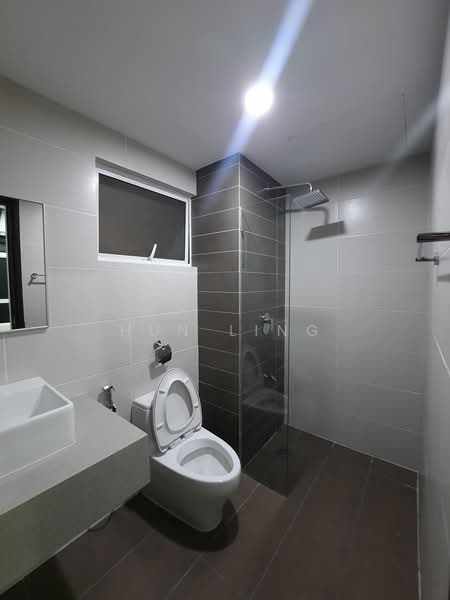 Condominium for Rent at Paraiso Residence @ The Earth - Hun Ling - Bathroom - PropertyGuru.com.my