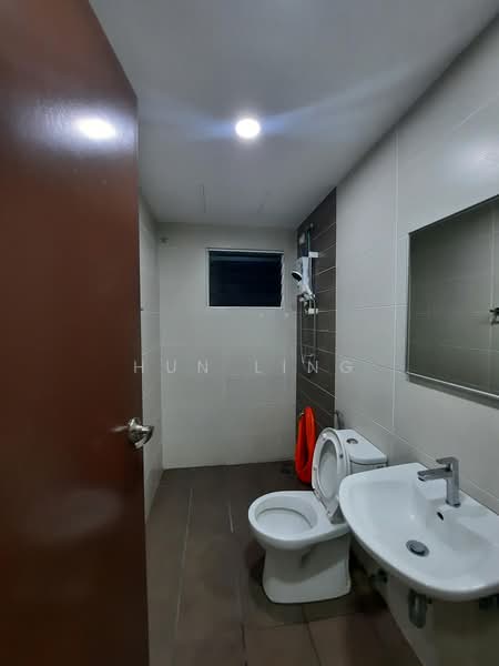 Condominium for Rent at Paraiso Residence @ The Earth - Hun Ling - Bathroom - PropertyGuru.com.my