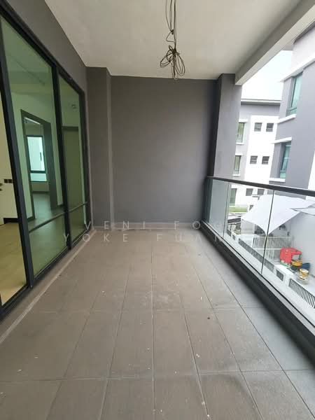 3-storey Terraced House for Sale in Shah Alam (Selangor) - Veni Foo Yoke Fuang - Balcony - PropertyGuru.com.my
