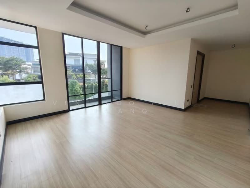 3-storey Terraced House for Sale in Shah Alam (Selangor) - Veni Foo Yoke Fuang - Living Room - PropertyGuru.com.my