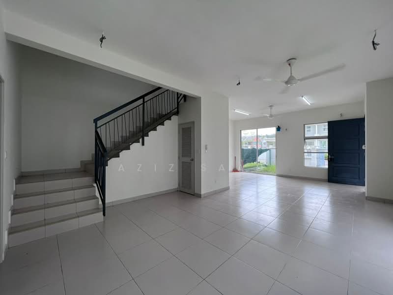 Rumah Berkembar untuk Dijual di Shah Alam (Selangor) - Aziz Saad - Living Room - PropertyGuru.com.my