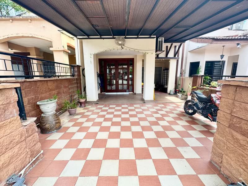 Rumah Teres 2 Tingkat untuk Dijual di U8, Taman Bukit Jelutong (Shah Alam) - Ahmad Muslim - Exterior - PropertyGuru.com.my