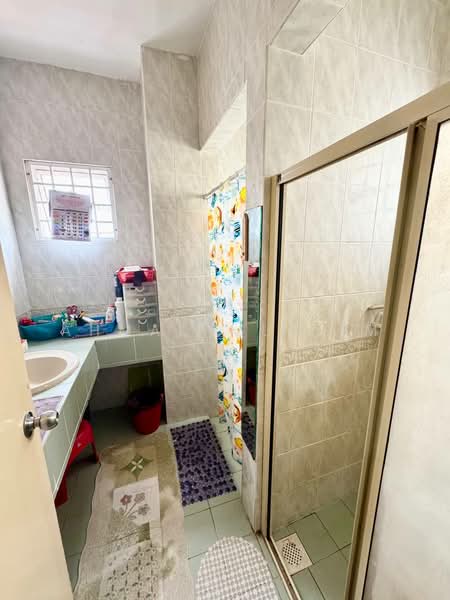 Rumah Teres 2 Tingkat untuk Dijual di U8, Taman Bukit Jelutong (Shah Alam) - Ahmad Muslim - Bathroom - PropertyGuru.com.my
