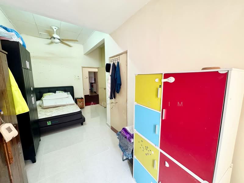 Rumah Teres 2 Tingkat untuk Dijual di U8, Taman Bukit Jelutong (Shah Alam) - Ahmad Muslim - Bedroom - PropertyGuru.com.my