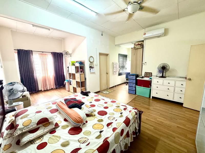 Rumah Teres 2 Tingkat untuk Dijual di U8, Taman Bukit Jelutong (Shah Alam) - Ahmad Muslim - Bedroom - PropertyGuru.com.my