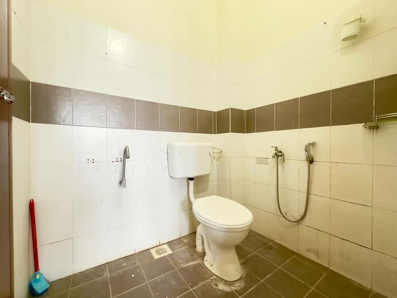 Rumah Teres 1 Tingkat untuk Dijual di Telok Panglima Garang (Selangor) - Yazila Sulaimi - Bathroom - PropertyGuru.com.my