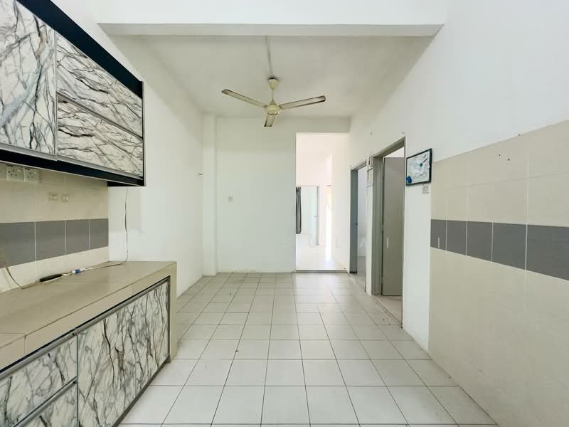 Rumah Teres 1 Tingkat untuk Dijual di Telok Panglima Garang (Selangor) - Yazila Sulaimi - Kitchen - PropertyGuru.com.my