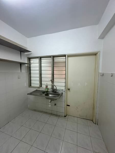 Apartment for Sale at Seri Puri - Elaine Yap - Kitchen - PropertyGuru.com.my