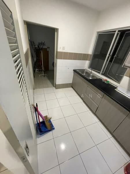 Servis Apartment untuk Disewa di I Residence - Joe Cheang - Kitchen - PropertyGuru.com.my