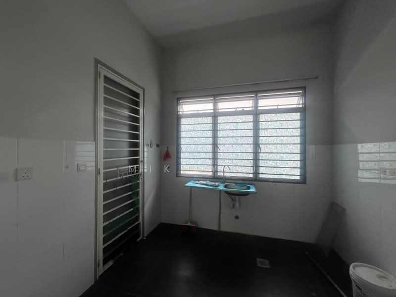 2-storey Terraced House for Rent in Kota Kemuning (Shah Alam) - Miki You - Kitchen - PropertyGuru.com.my