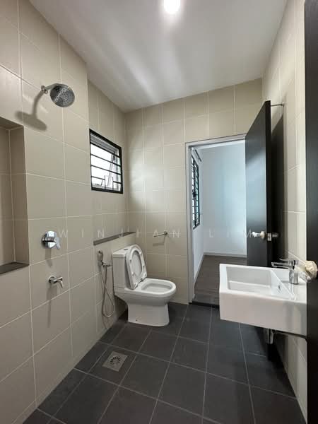 Rumah Teres 2 Tingkat untuk Disewa di Sepang (Selangor) - Winjian Lim - Bathroom - PropertyGuru.com.my