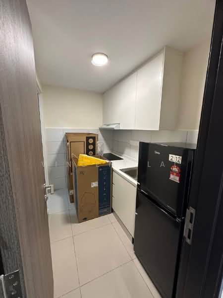Service Residence for Rent at Vista Tiara (MBW Bay) - Vincent Lai - Kitchen - PropertyGuru.com.my