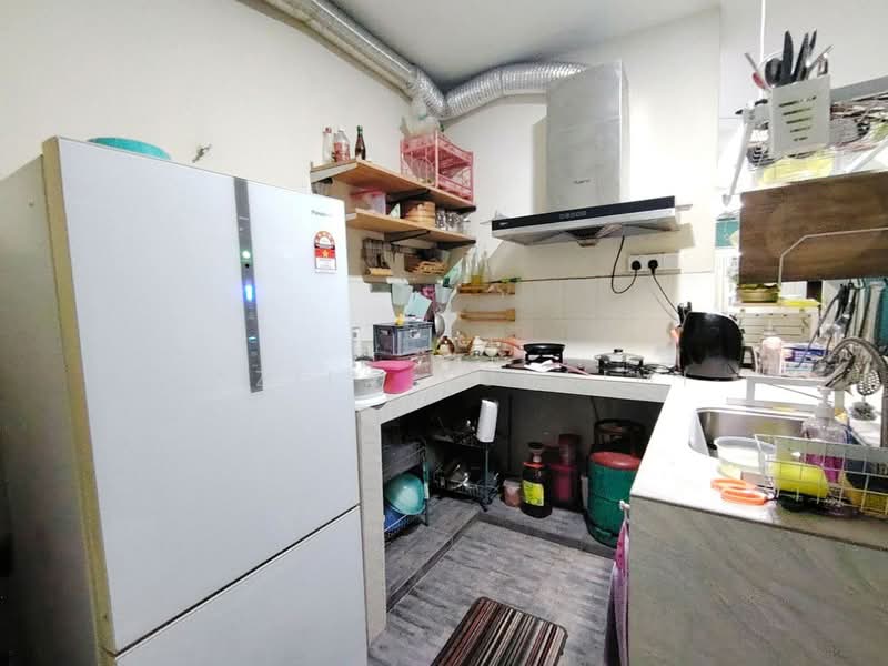 2-storey Terraced House for Sale in Seksyen 36 (Shah Alam) - Yazila Sulaimi - Kitchen - PropertyGuru.com.my