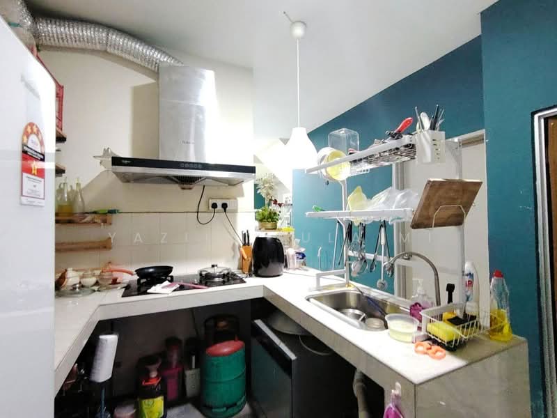 2-storey Terraced House for Sale in Seksyen 36 (Shah Alam) - Yazila Sulaimi - Kitchen - PropertyGuru.com.my