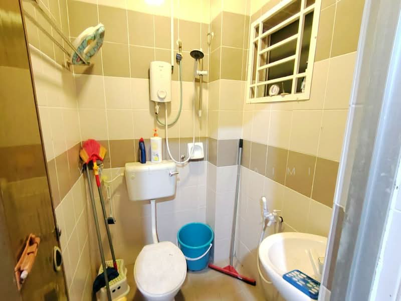 2-storey Terraced House for Sale in Seksyen 36 (Shah Alam) - Yazila Sulaimi - Bathroom - PropertyGuru.com.my