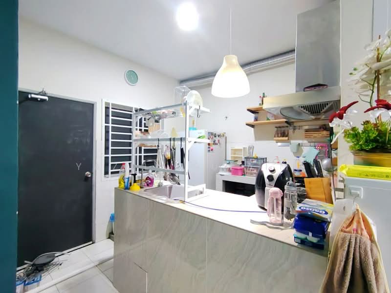 2-storey Terraced House for Sale in Seksyen 36 (Shah Alam) - Yazila Sulaimi - Kitchen - PropertyGuru.com.my