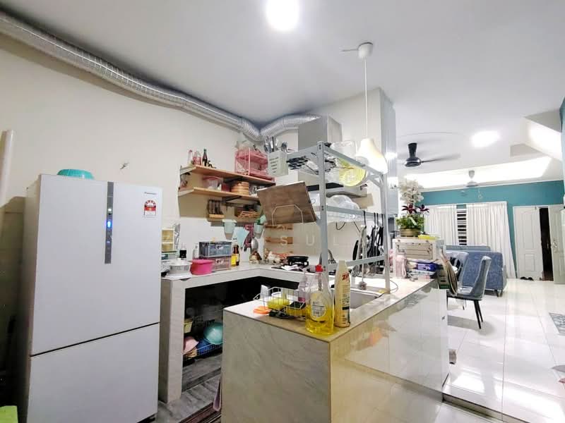 2-storey Terraced House for Sale in Seksyen 36 (Shah Alam) - Yazila Sulaimi - Kitchen - PropertyGuru.com.my