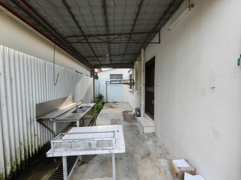 Semi-Detached House for Rent in SS 3, Taman Universiti (Petaling Jaya) - Alps Tan - Exterior - PropertyGuru.com.my