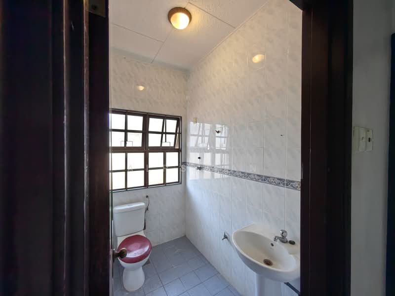 Semi-Detached House for Rent in SS 3, Taman Universiti (Petaling Jaya) - Alps Tan - Bathroom - PropertyGuru.com.my