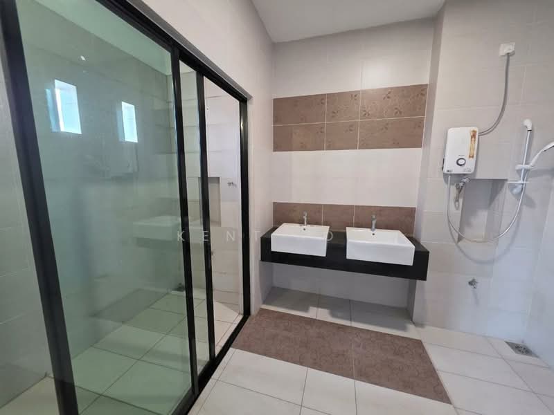 Semi-Detached House for Sale in Taman Nusa Idaman (Iskandar Puteri (Nusajaya)) - Kent Koh - Bathroom - PropertyGuru.com.my